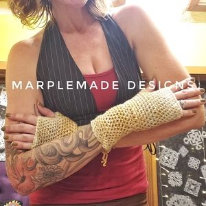 NWT* Handmade Fingerless gloves 💜 MarpleMade Designs, fitted, soft acryl